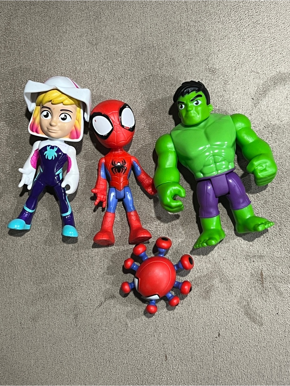 Spidey & Friends 5” Figure set of 3 Hulk & Gwen w/ flip mask & Spiderman